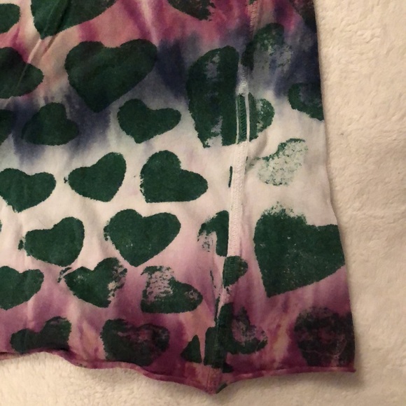 Lucky long sleeve tissue tee in green magenta heart print - Picture 5 of 10